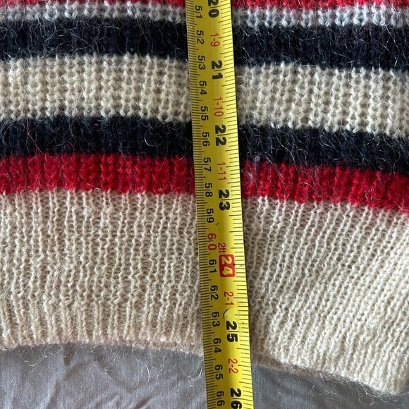 Aritzia Little Moon Gardenia Sweater Sz M - Picture 9 of 10